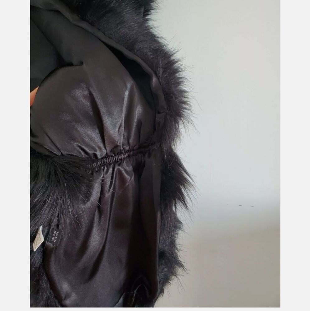 Yaya & Co. Faux Fur Shawl Wrap Scarf - Picture 6 of 9